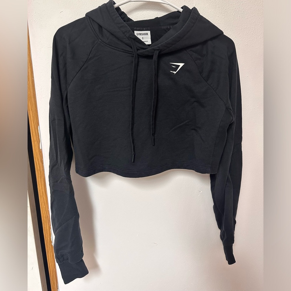 Gymshark EUC cropped hoodie size small, black